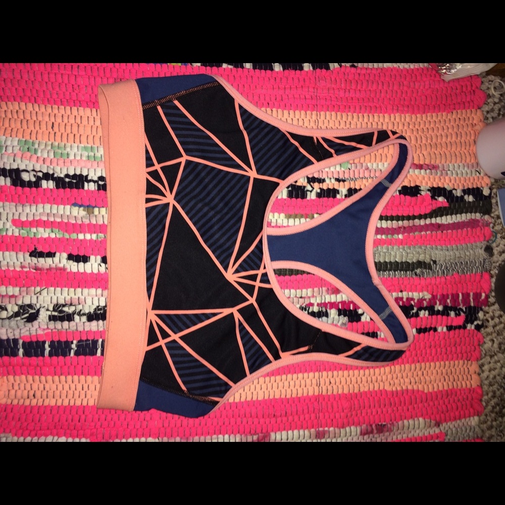 Sports bra
